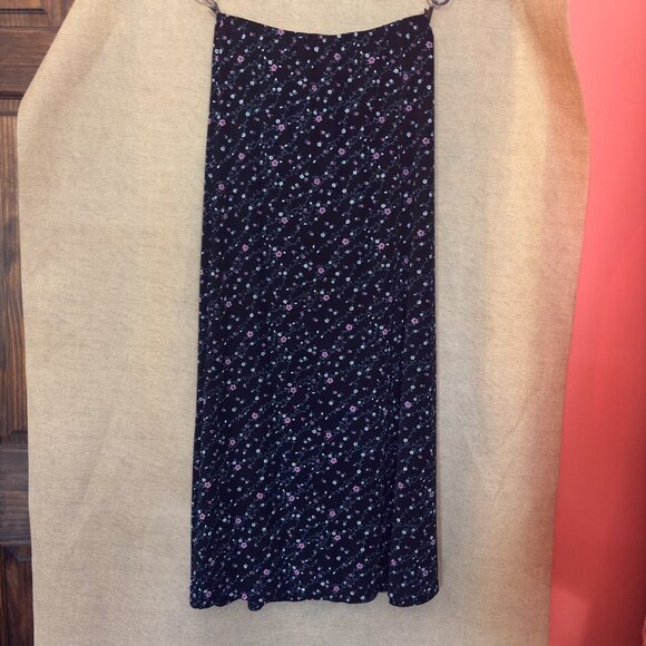 Briggs New York Maxi Skirt - Picture 2 of 9